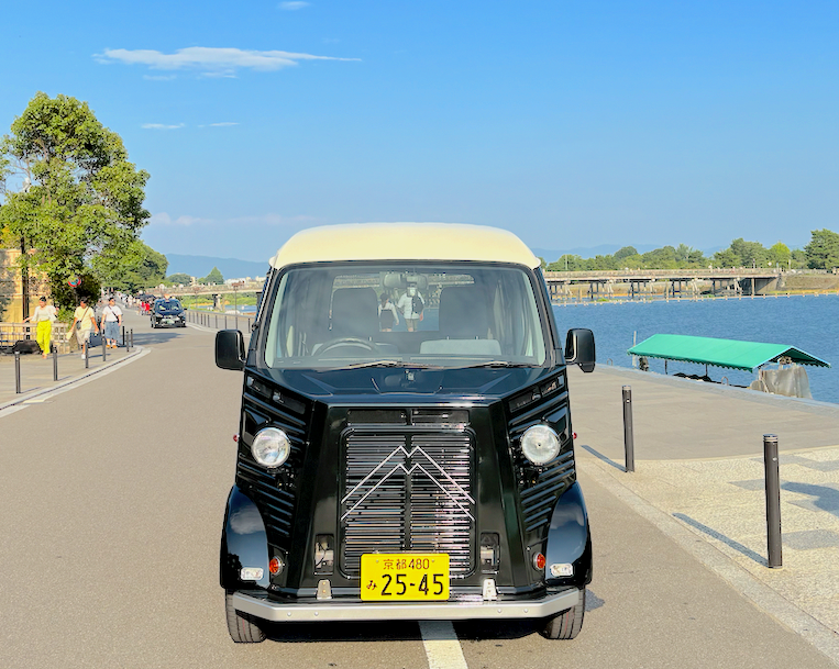 軽カフェカー外観 正面 シトロエンHバン風クラシックフェイス