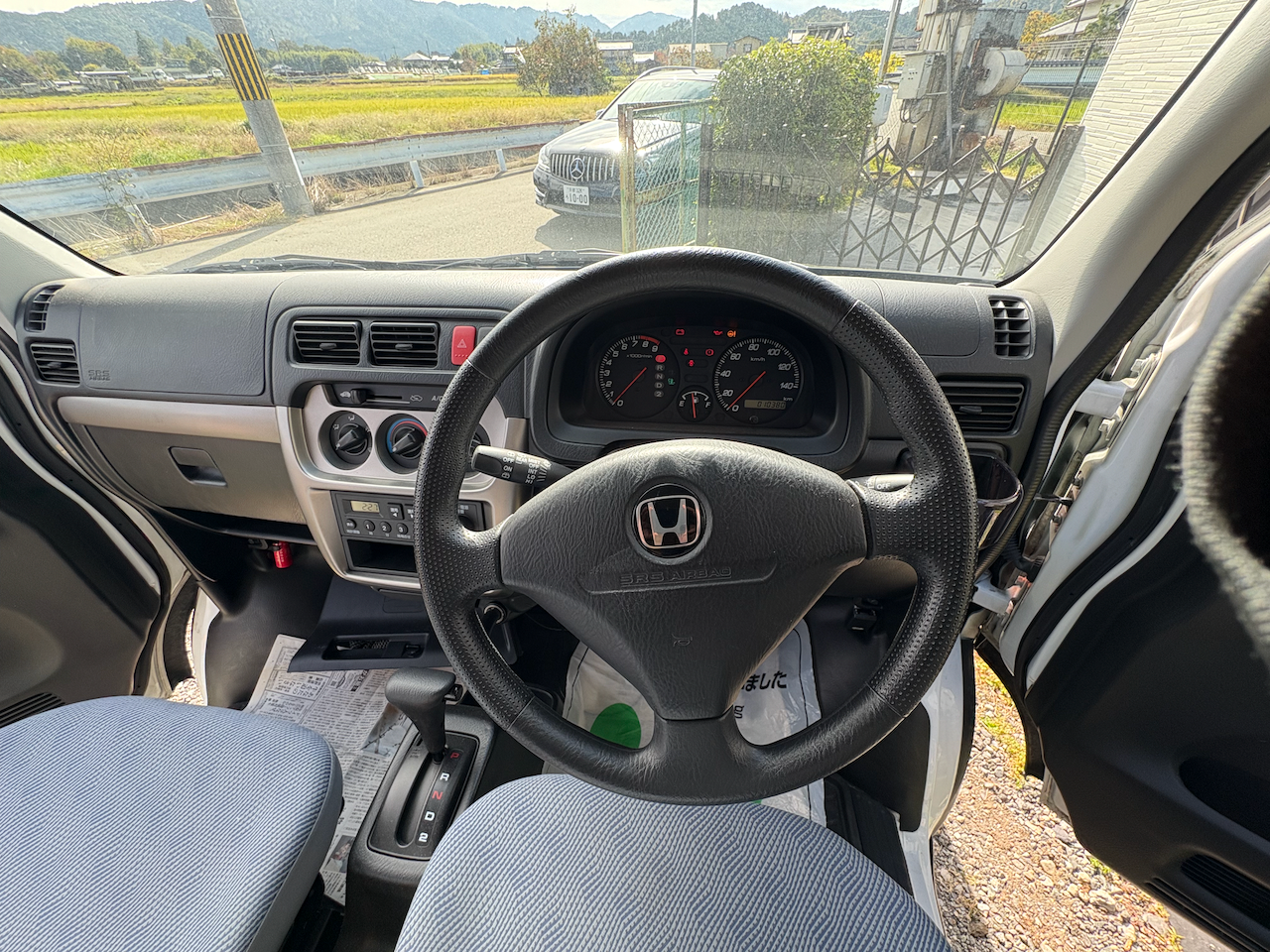 ハンドル周辺の状態と車内の清潔感